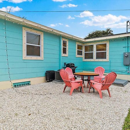 Quaint Gulfport Beach Bungalow เซนต์ปีเตอร์สเบิร์ก ภายนอก รูปภาพ