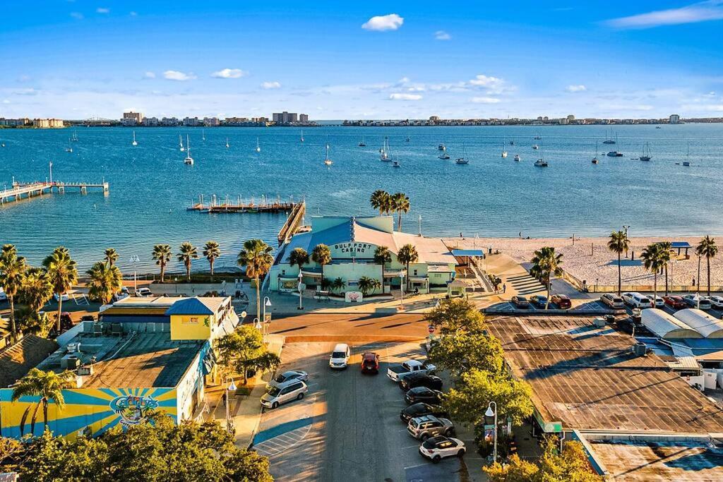 Quaint Gulfport Beach Bungalow เซนต์ปีเตอร์สเบิร์ก ภายนอก รูปภาพ