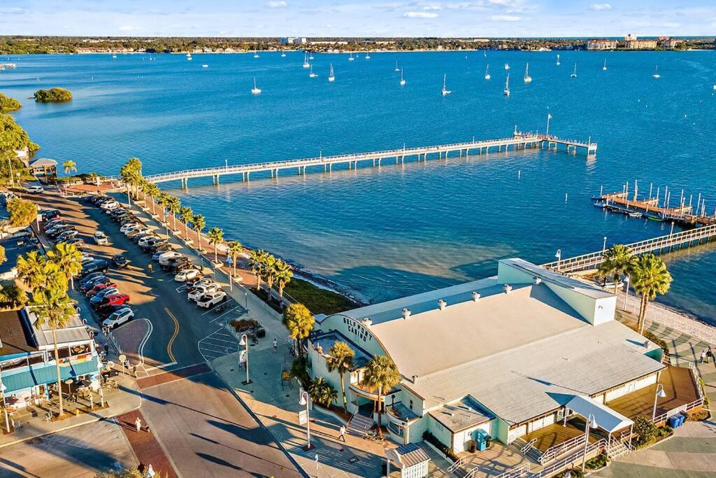 Quaint Gulfport Beach Bungalow เซนต์ปีเตอร์สเบิร์ก ภายนอก รูปภาพ