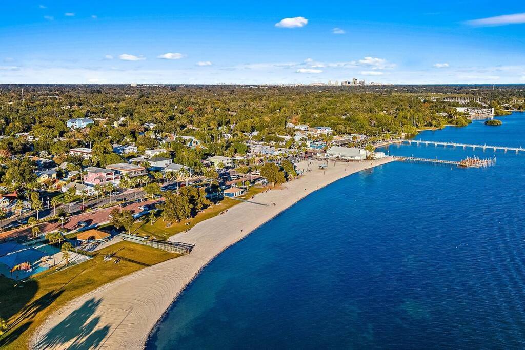 Quaint Gulfport Beach Bungalow เซนต์ปีเตอร์สเบิร์ก ภายนอก รูปภาพ
